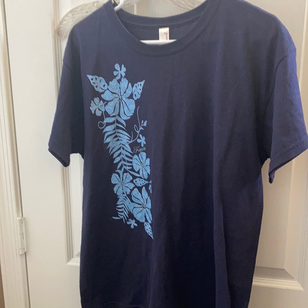 FINAL MARKDOWN Ladies short sleeved anvil tee large